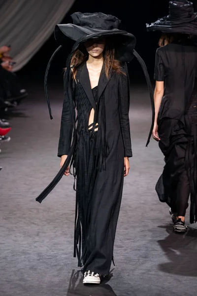 Look 3